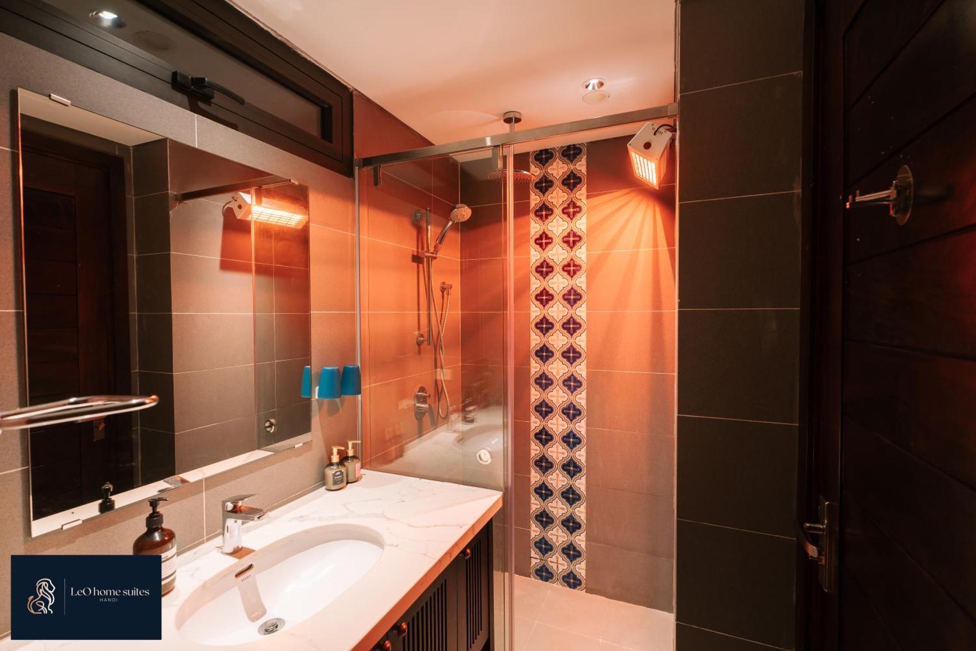 Home Suites -Natural Light -Projector -Spacious - 2Br Incenter ฮานอย ภายนอก รูปภาพ